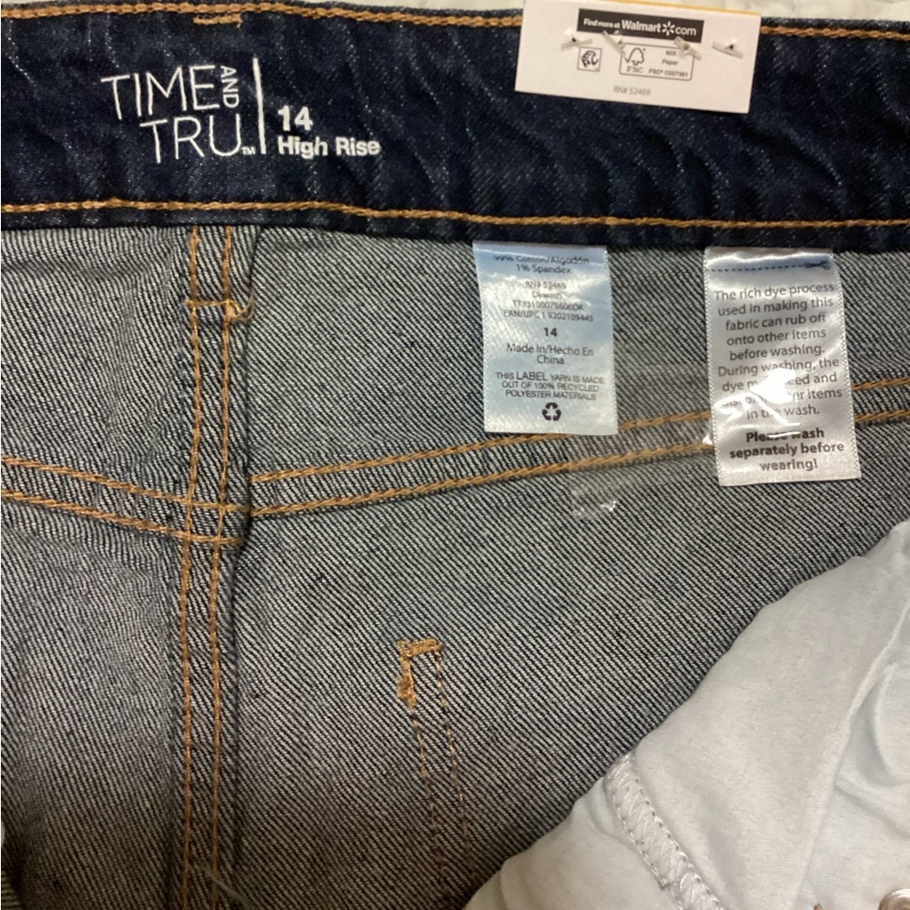 Time & Tru Distressed High Rise Jeans, Sz:14 - Picture 5 of 7